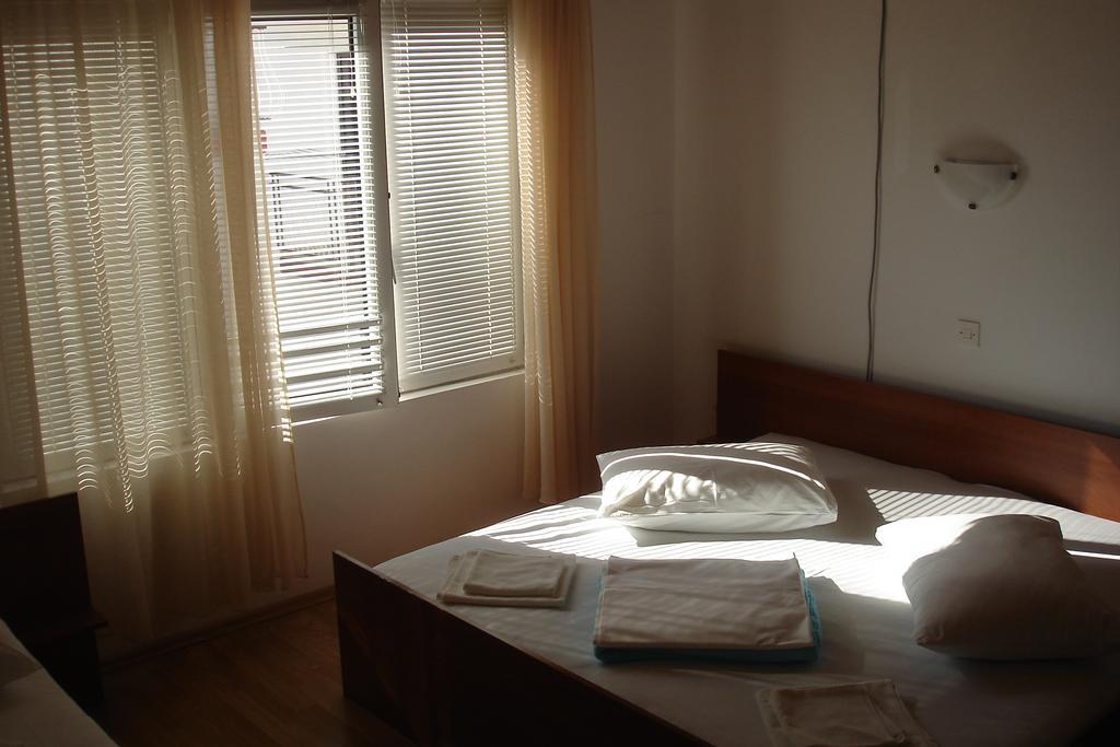 Apartments Cico Starigrad Paklenica Habitación foto