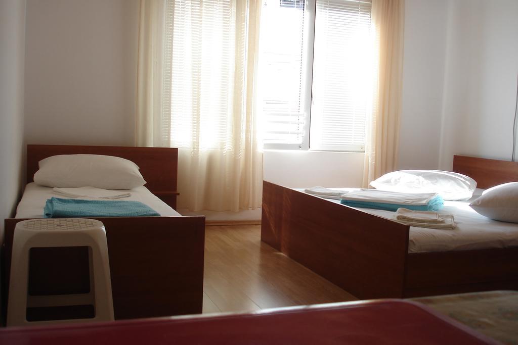 Apartments Cico Starigrad Paklenica Habitación foto